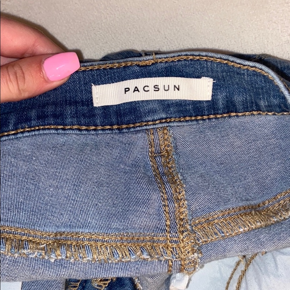 Pacsun jenas